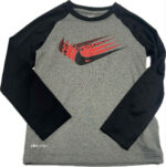 Espace deuxième vie - Chandail Nike 4-5 ans